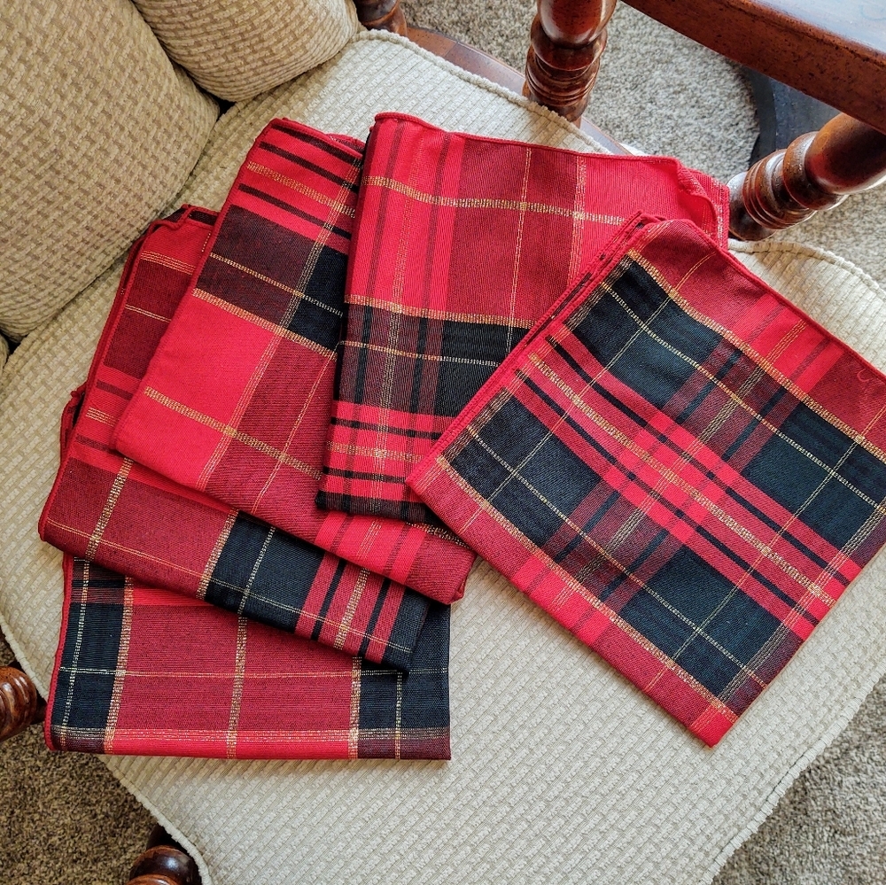 Christmas Cloth Napkins Set of 5! - Picture 3 of 4